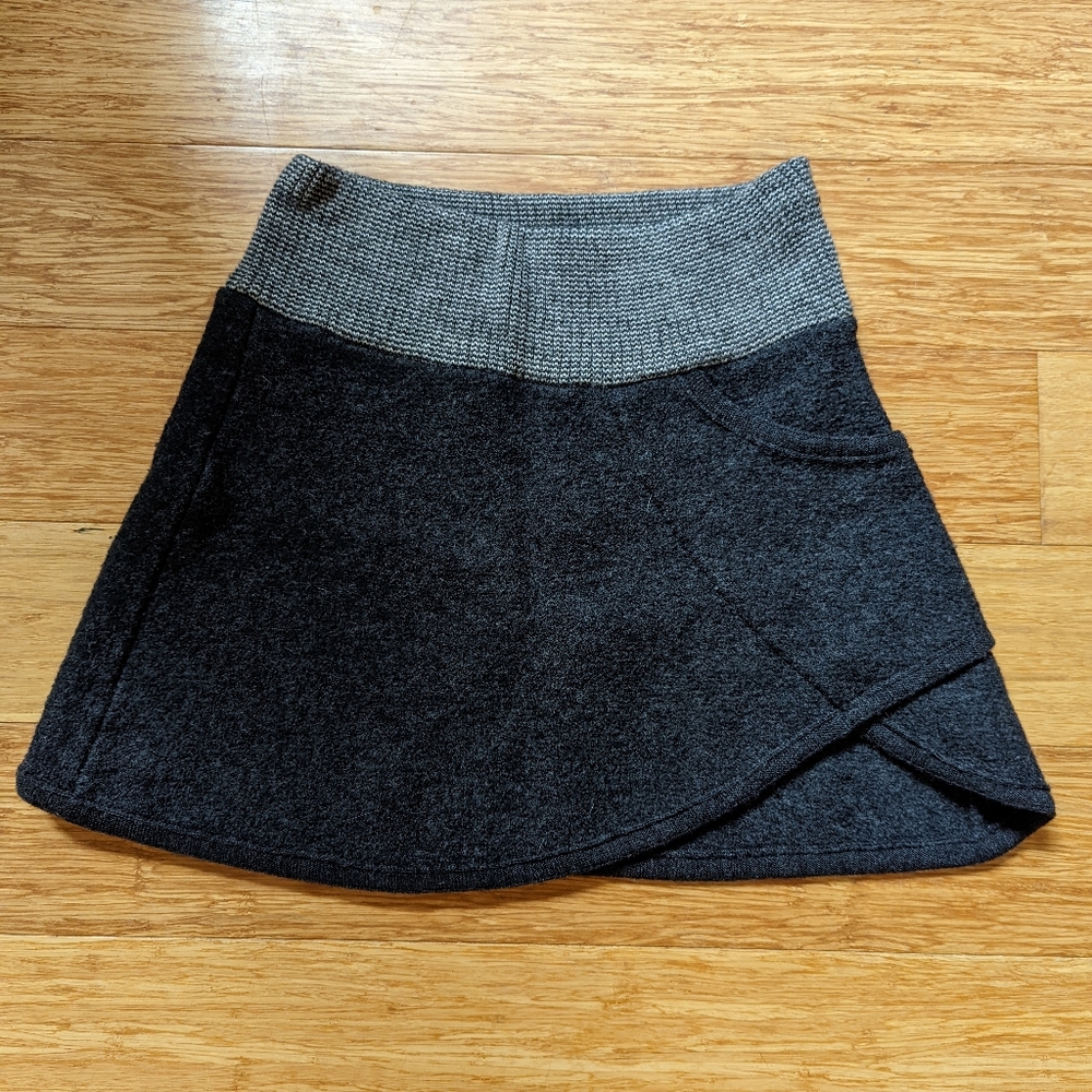 Disana wool skirt, kids European size 122/128, charcoal grey